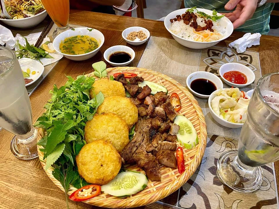 Ăn Gì Ở Cầu Giấy? Thử Ngay 20 Quán Ăn Ngon Ở Cầu Giấy Gây Sốt Hiện Nay | Vincom