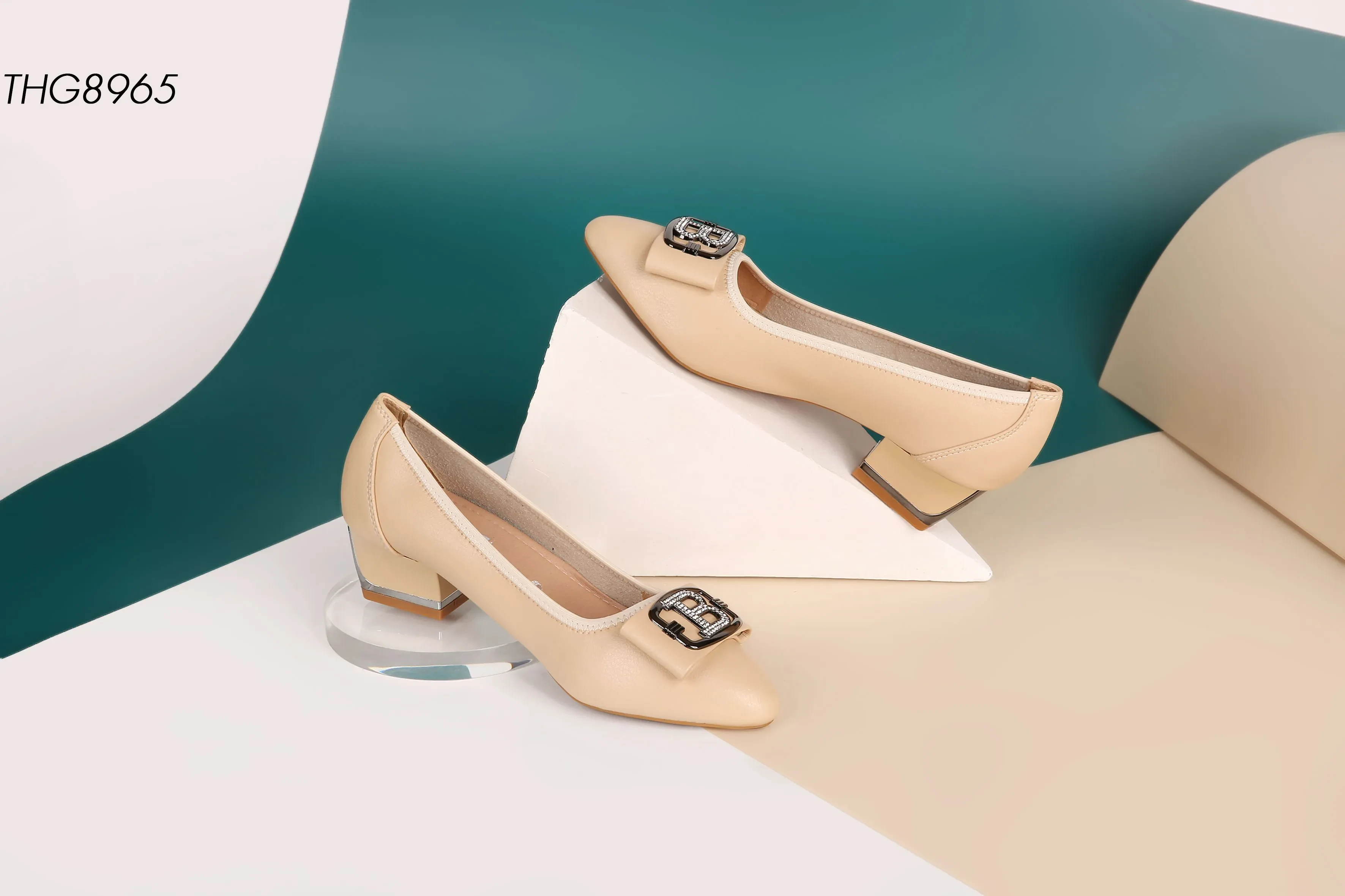 Bàn chân 25cm đi giày size 33hello88 thì chuẩn?