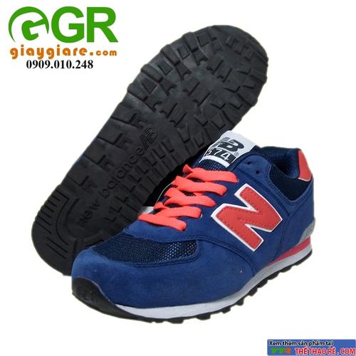Trồng hoa hướng dương bằng hạt vào những chậu riêng