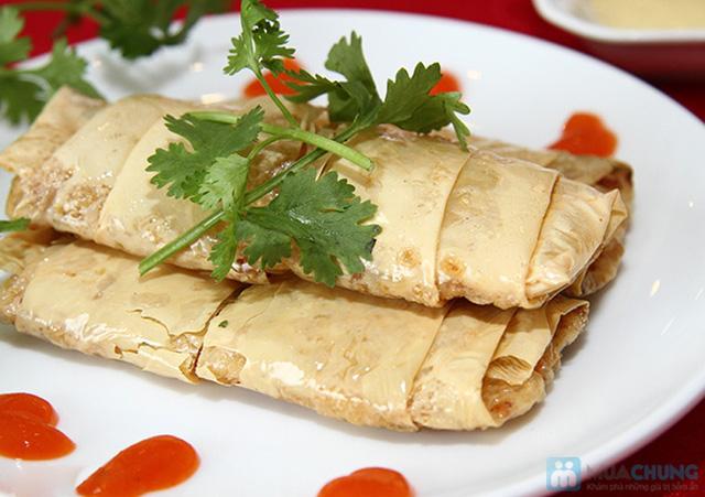 Mẫu móng tay hai chiều